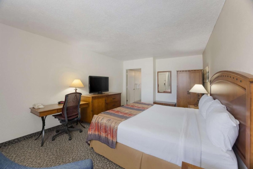 Room image 3